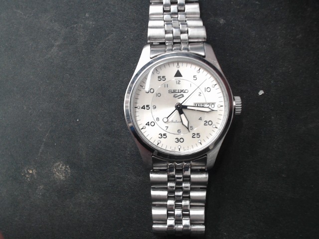 Montre couleur argent automatique seiko