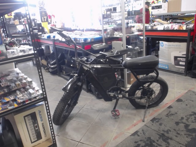 Mini fatbike �lectrique pour pi�ces