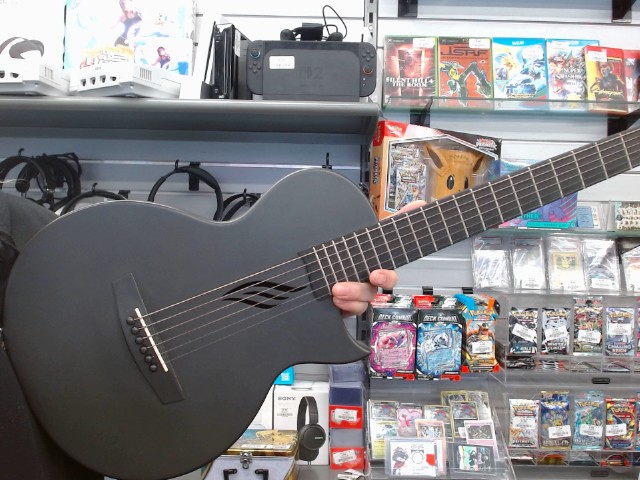 Guitar en fibre noir