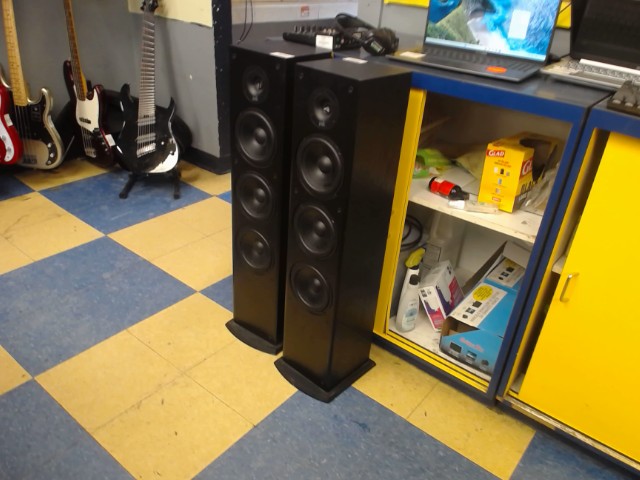 Paire speaker noire left dont work well