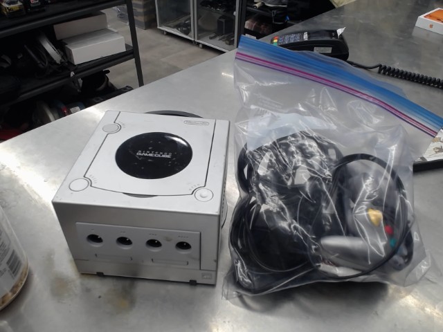 Gamecube platinum avec manette et fils