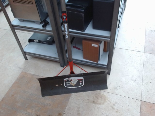 Pelle a neige garant