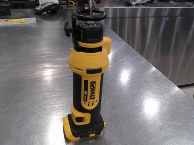 Outil de decoupage sans fils sans batt