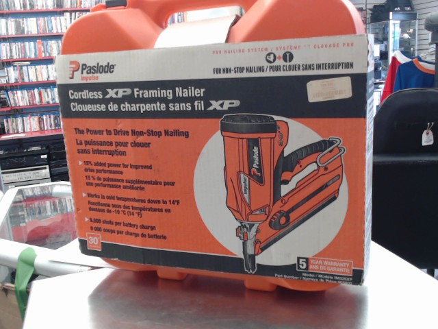 Cloueuse de charpente