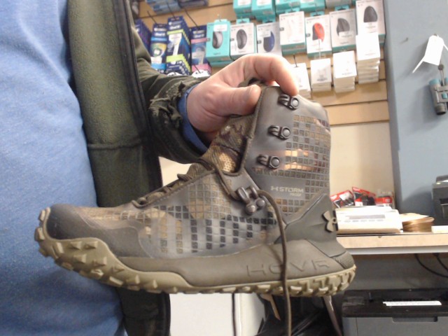 Size 6 boot camo