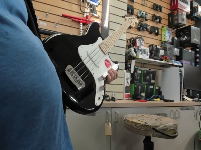 Bass noir et blanche