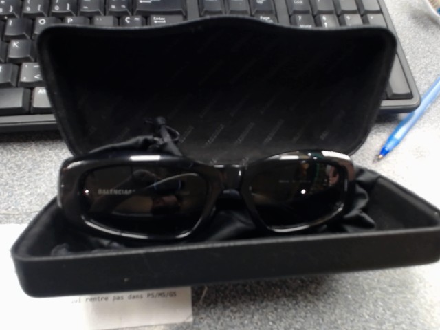 Lunnette balenciaga avec case