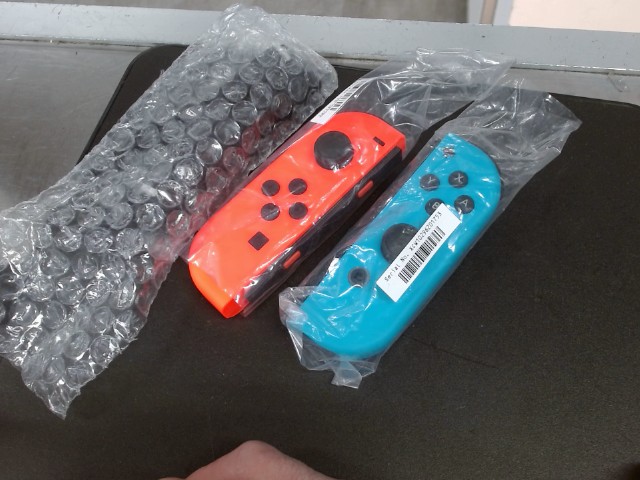 Paires nintendo switch joy con