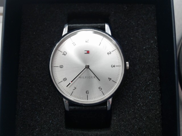 Montre tommy hilfiger coop�r 1791585