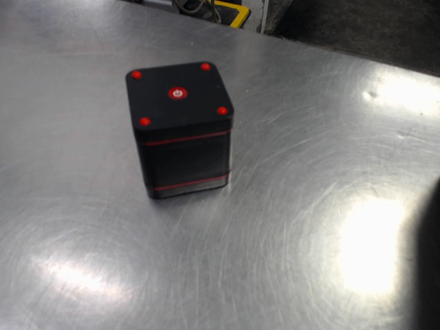 Petit speaker bluetooth