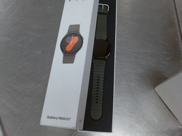 Samsung galaxy watch 7 dans la boite