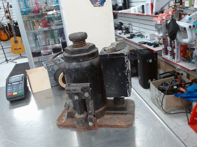 Jack motomaster 20 tonnes hydro/pneuma