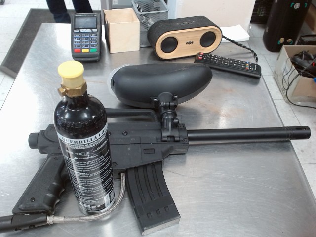 Paintball gun avec bonbonne c02