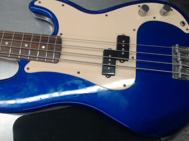Bass bleu