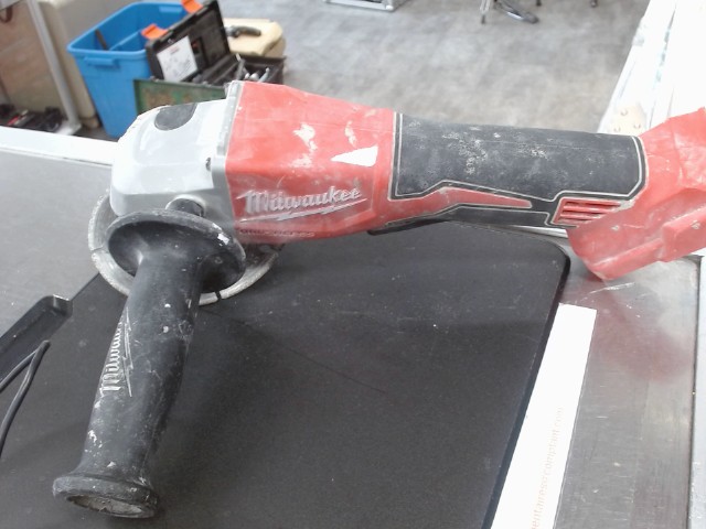 Milwaukee meuleuse no batt