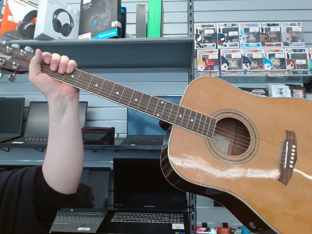 Guittare  bon etat avec acc