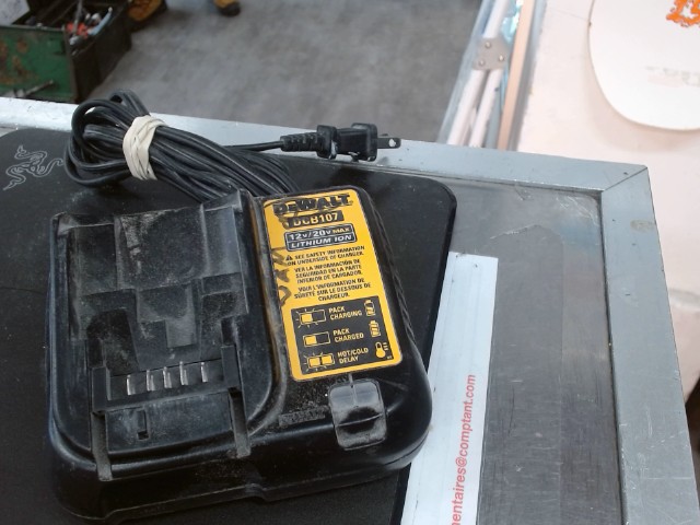 Chargeur batterie 12v/20v sharpie