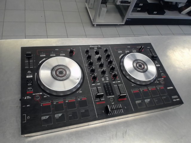 Mixer serato en bon etat