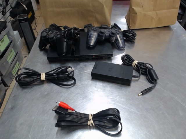 Ps2 avec 2 manette  et fils