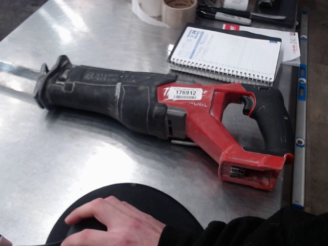 Outils milwaukee scie a main