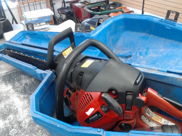 Chainsaw jonsered +case