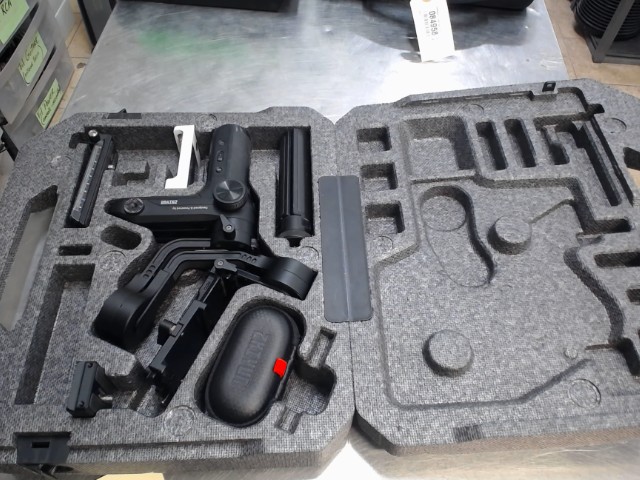 Stabilisateur camera + acc ds case