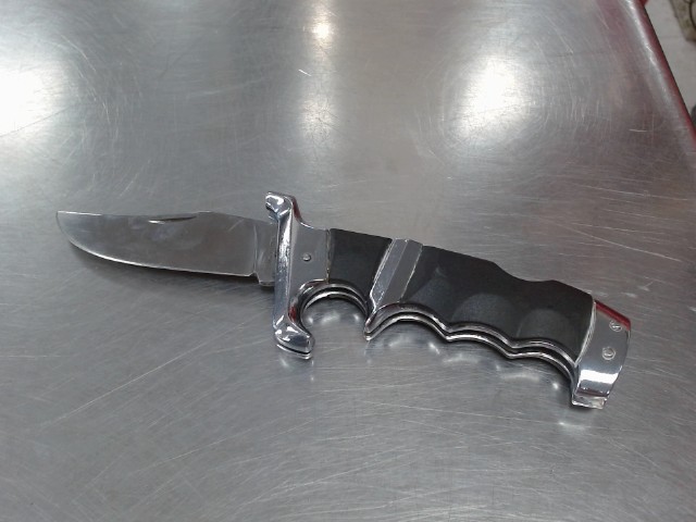 Stainless steel knife pour chasse