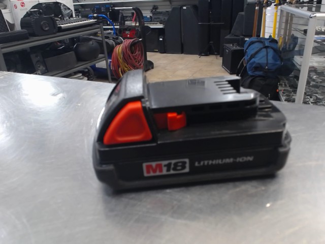 Batterie 18v(1.5ah) fake