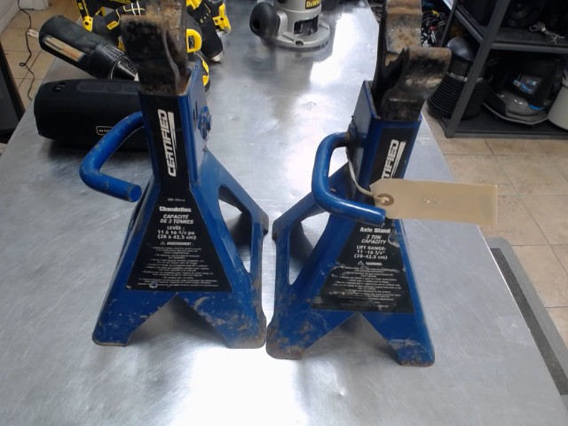 2 chandellle 3 tonnes