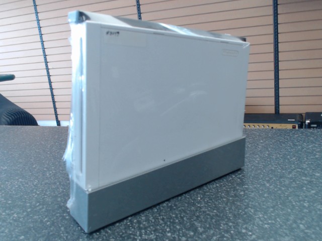 Nintendo wii blanche avec fils et man