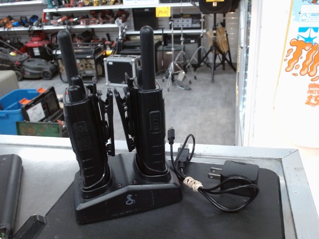 2 walkie talkie + charg