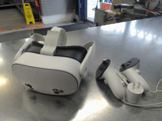 Meta quest 3 s 128gb +batman arkahm