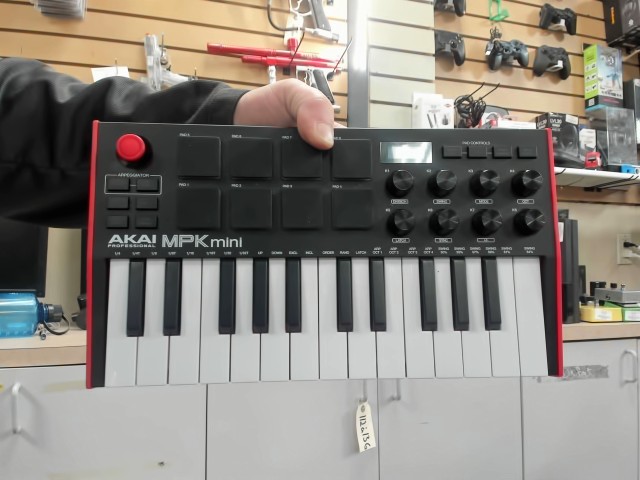 Synthezier mpk mini
