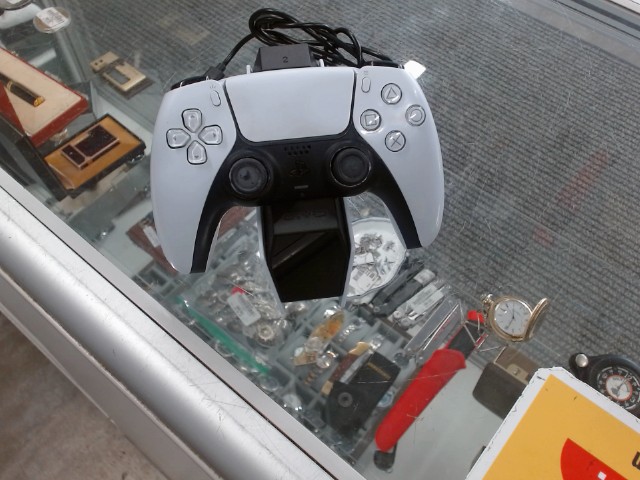 White ps5 controller +  fil + charge doc