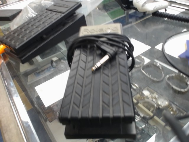 Roland guitar pedal ev-5