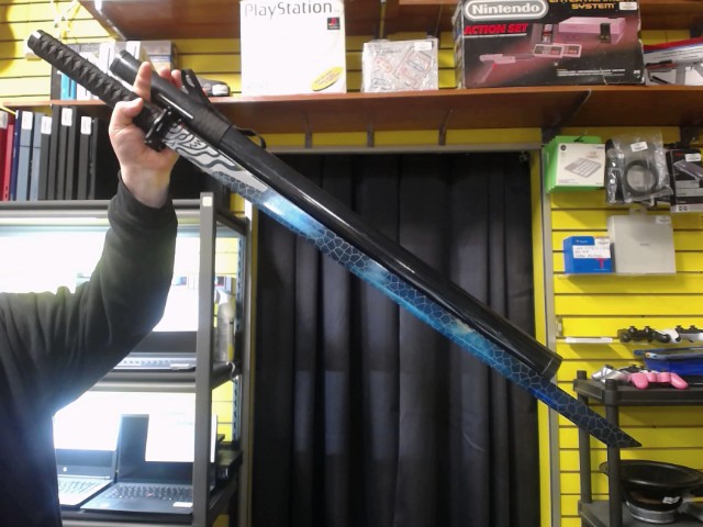 Katana droit motifs lame �caille dragon