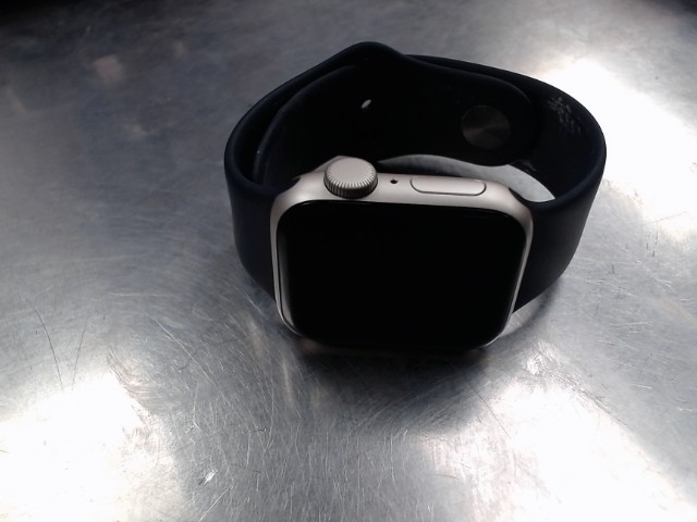 Apple watch se gen 2 avec bracelet