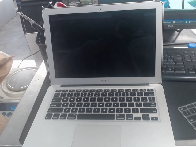 Macbook air i5 4goddr3 251go pw12345678