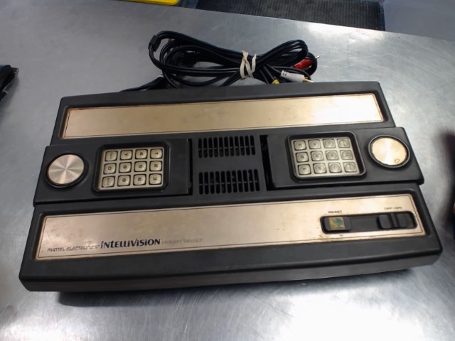 Intellivision console+wire+acc