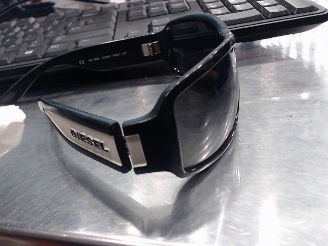 Lunette de soleil diesel