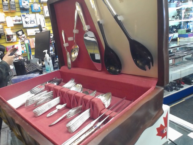 Set dargenterie plaquer avec boite bois