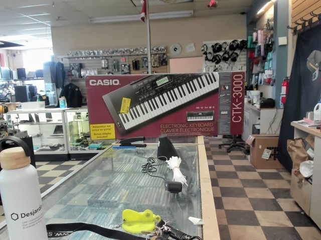 Casio ctk3000 avec plug et boite