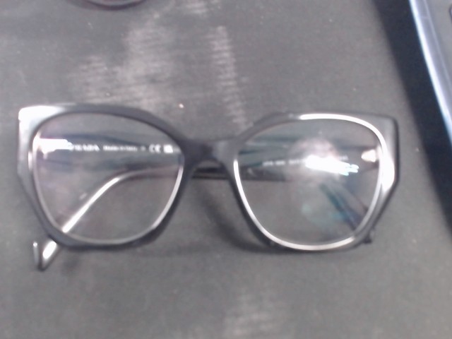 Paire de prada noire