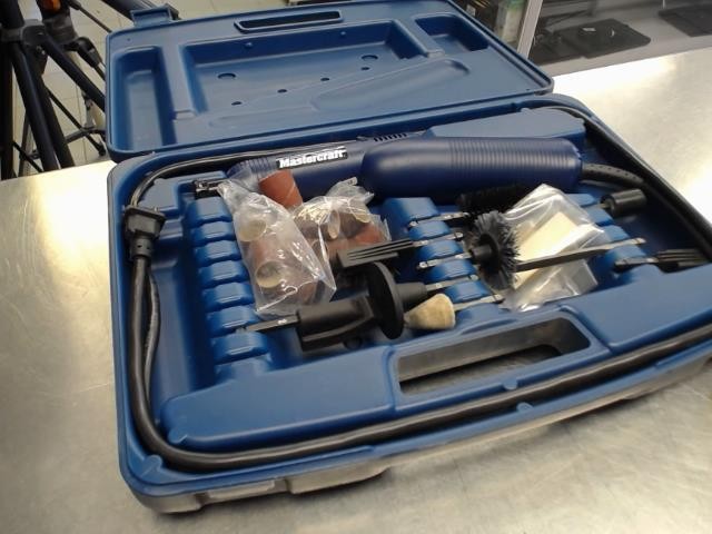 Outil polyvalent a mouvements