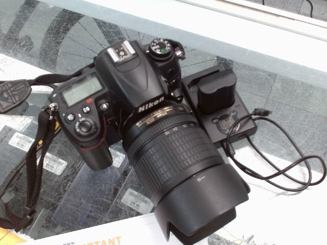 Appareil photo avec chargeur