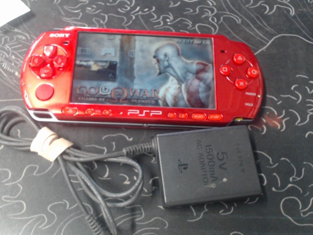 Psp 3001 rouge + acc + new battery