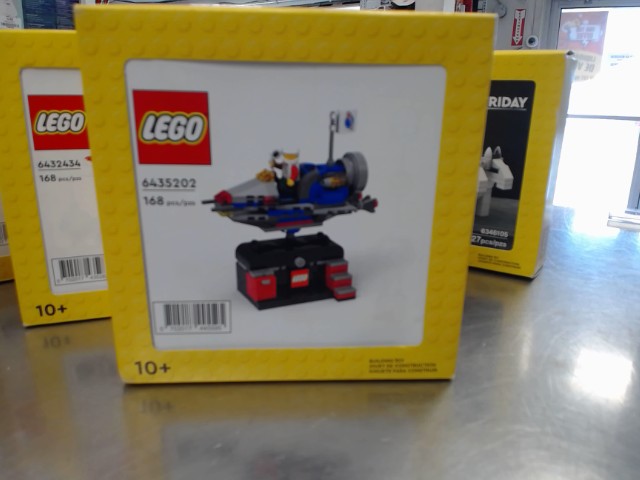 Space adventure ride