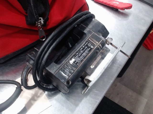 Scie sauteuse electrique vieille