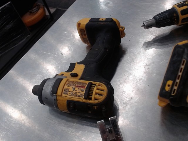 Visseuse a percussion sans batterie