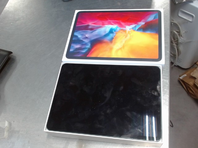 Apple ipad pro in box almost new